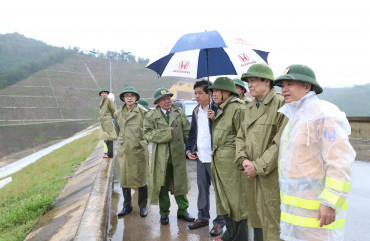 Giám đốc Công an tỉnh kiểm tra công tác phòng chống bão lụt tại huyện Vũ Quang
